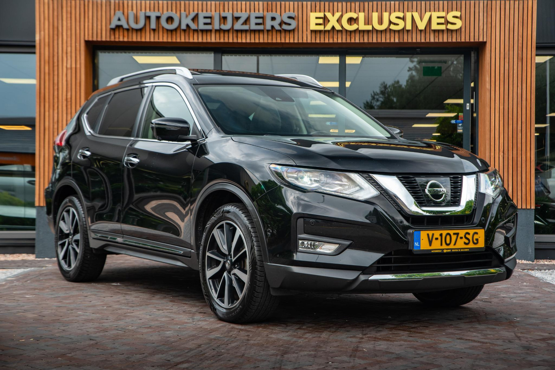 Nissan X-Trail 1.6 DIG-T Tekna 2018 Diamond black m 1