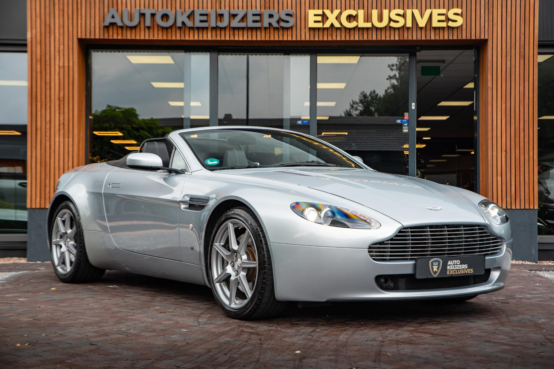 Aston Martin V8 Vantage Roadster 4.3 V8 Sportshift 2008  1