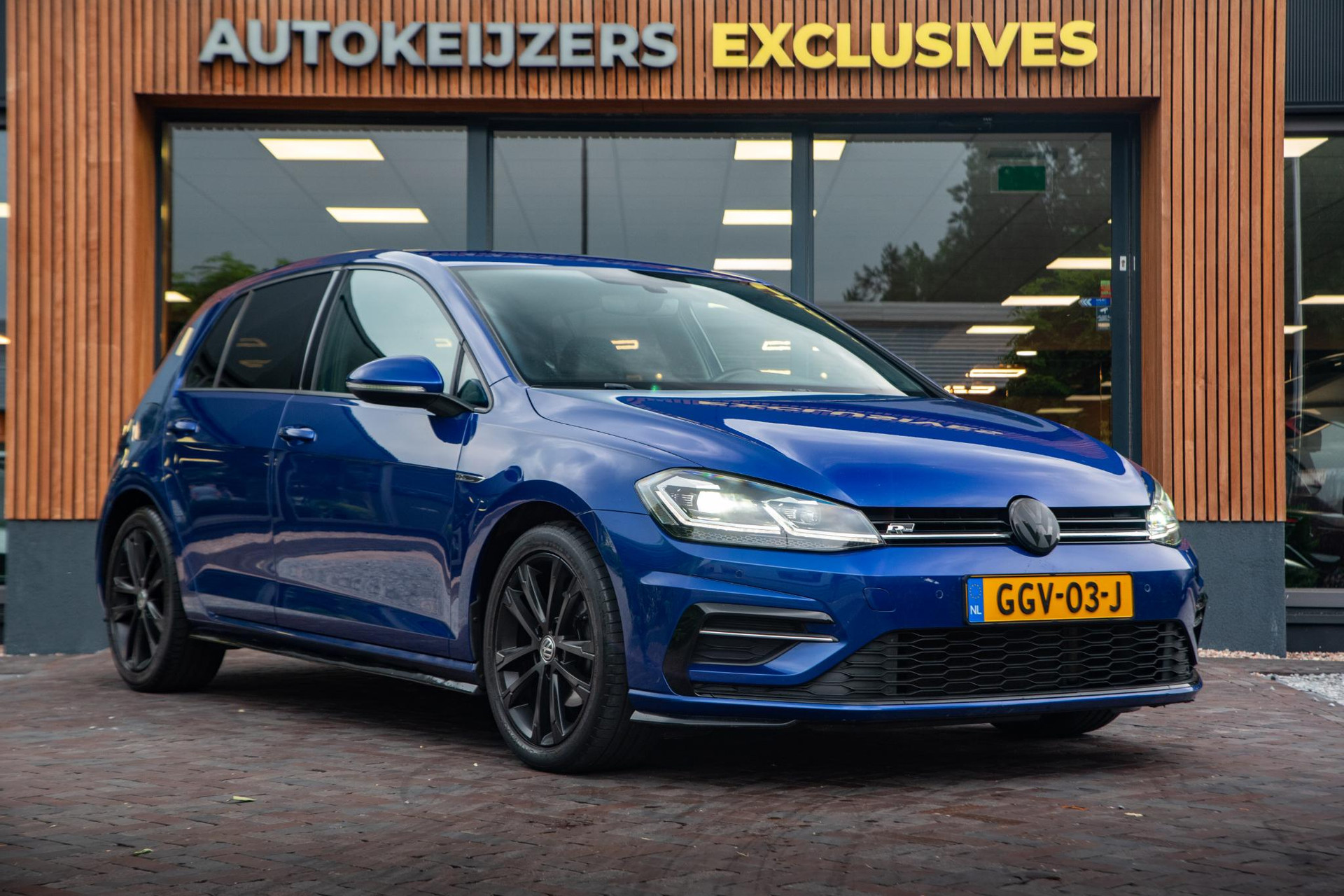 Volkswagen Golf 1.4 TSI R-Line 2018 Lapiz blue metallic 1