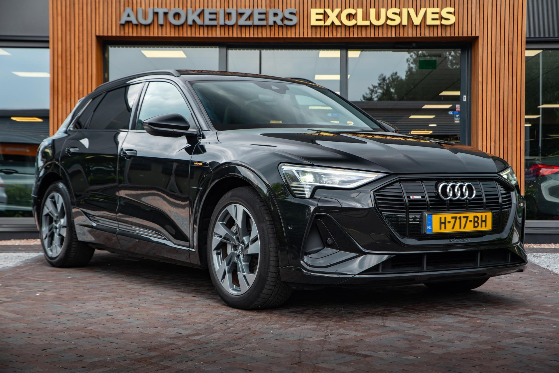 Audi e-tron e-tron 50 quattro Launch edition Black 71 kWh 2019 Mythoszwart metallic 1