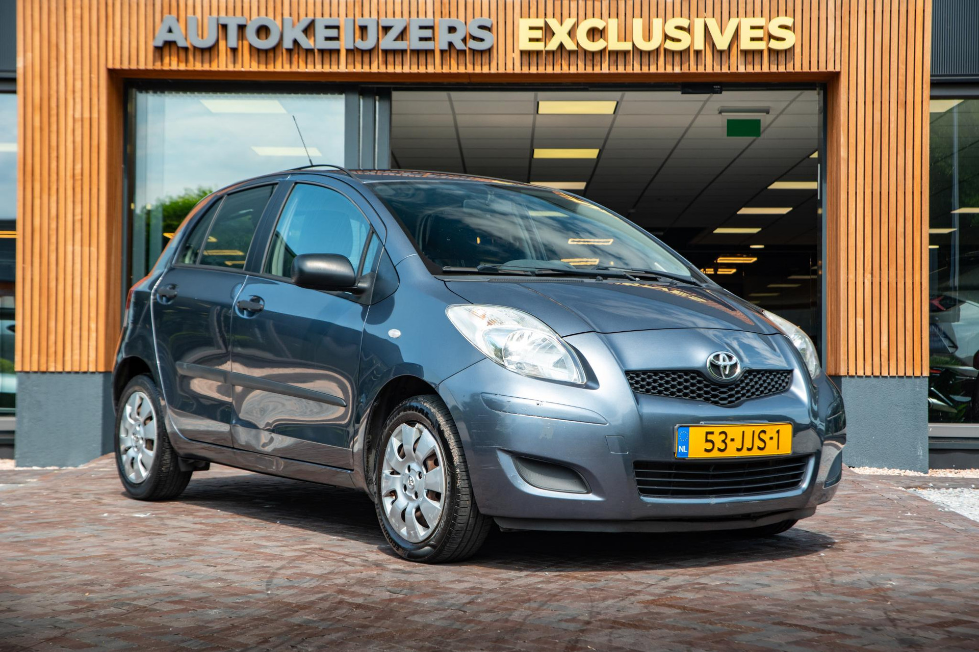 Toyota Yaris 1.3 VVTi Comfort 2009  1