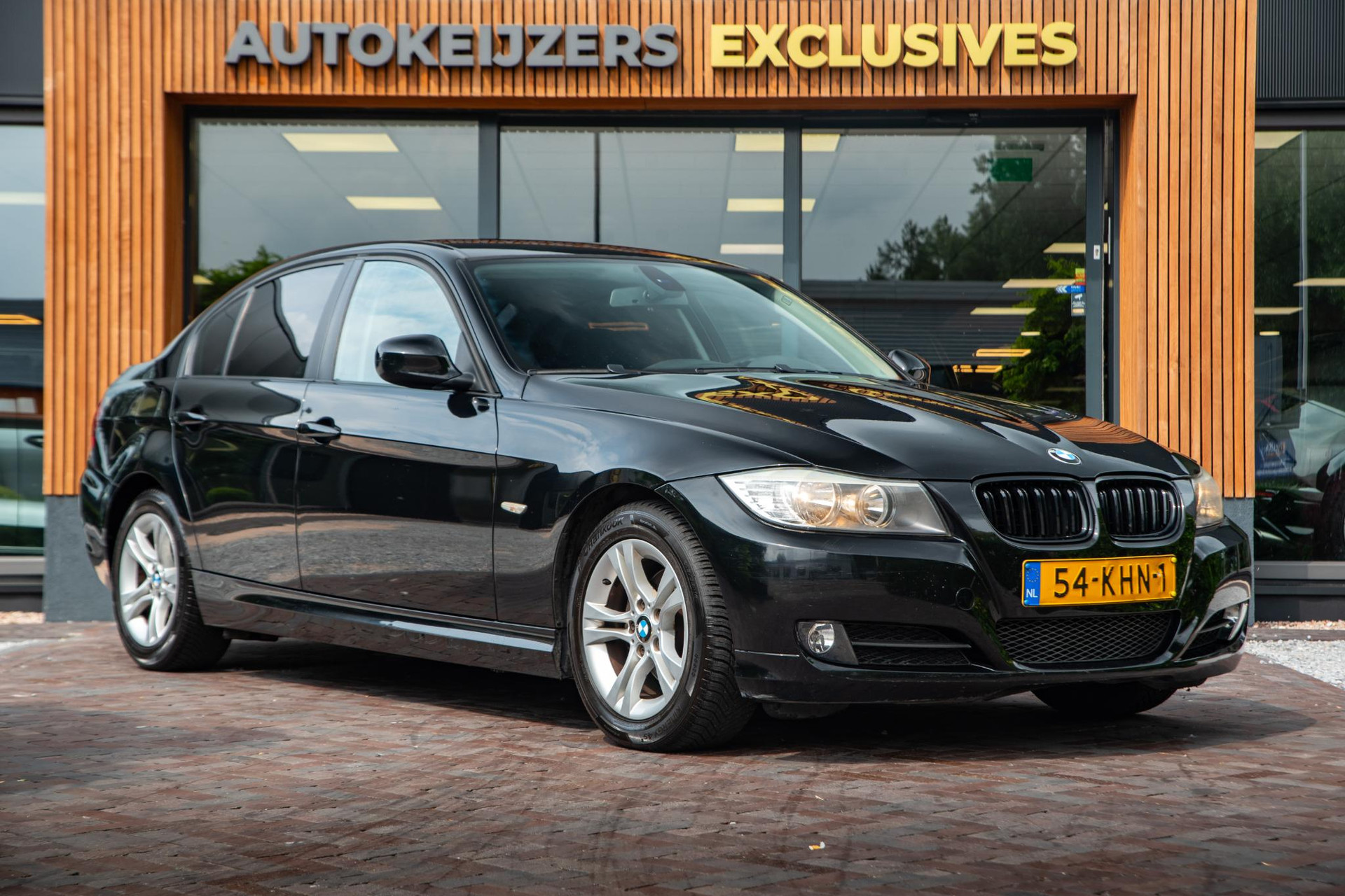 BMW 3 Serie 318i Business Line 2009 Schwarz ii 1