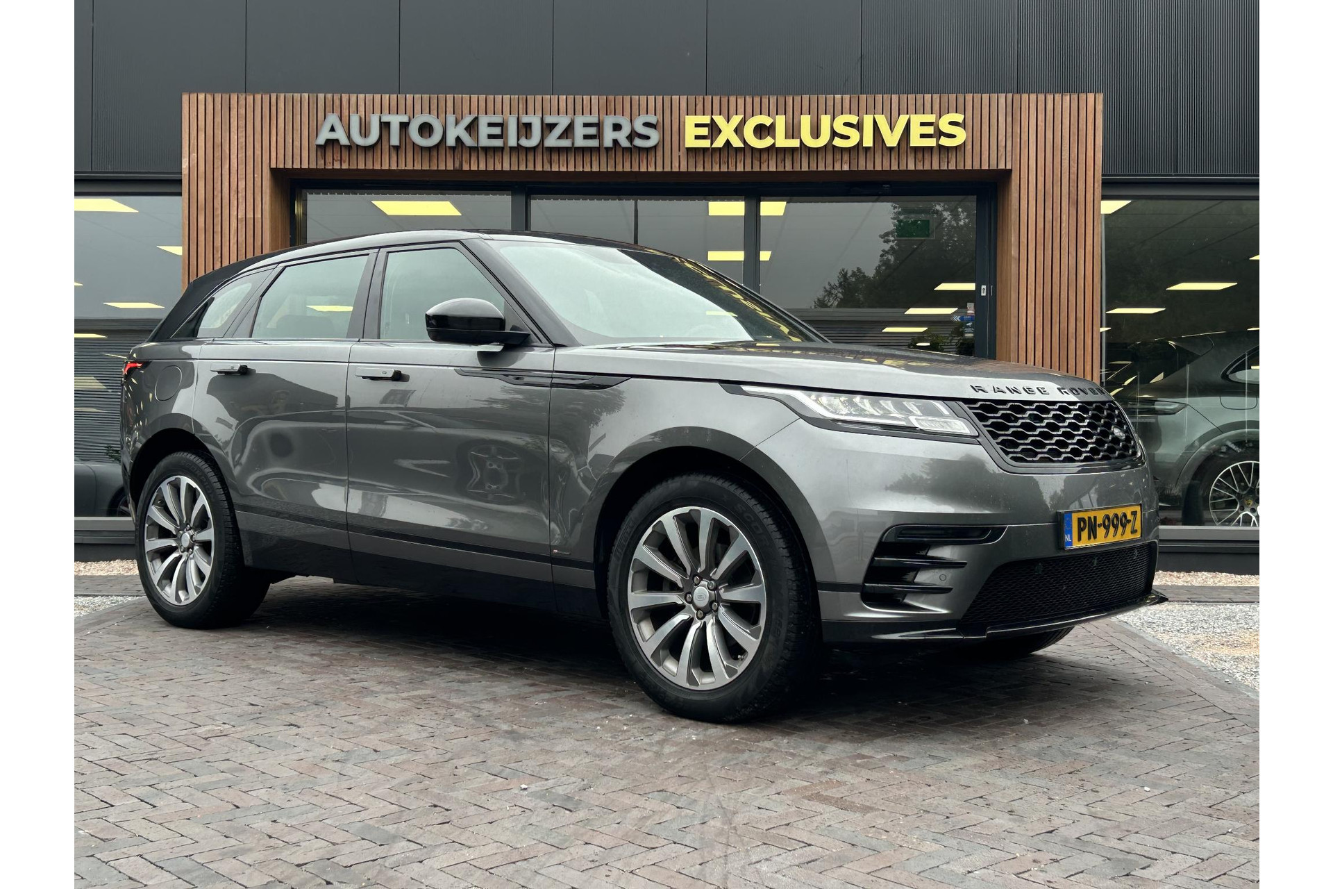 Land Rover Range Rover Velar 2.0 I4 Turbo AWD SE R Dynamic 2017  1