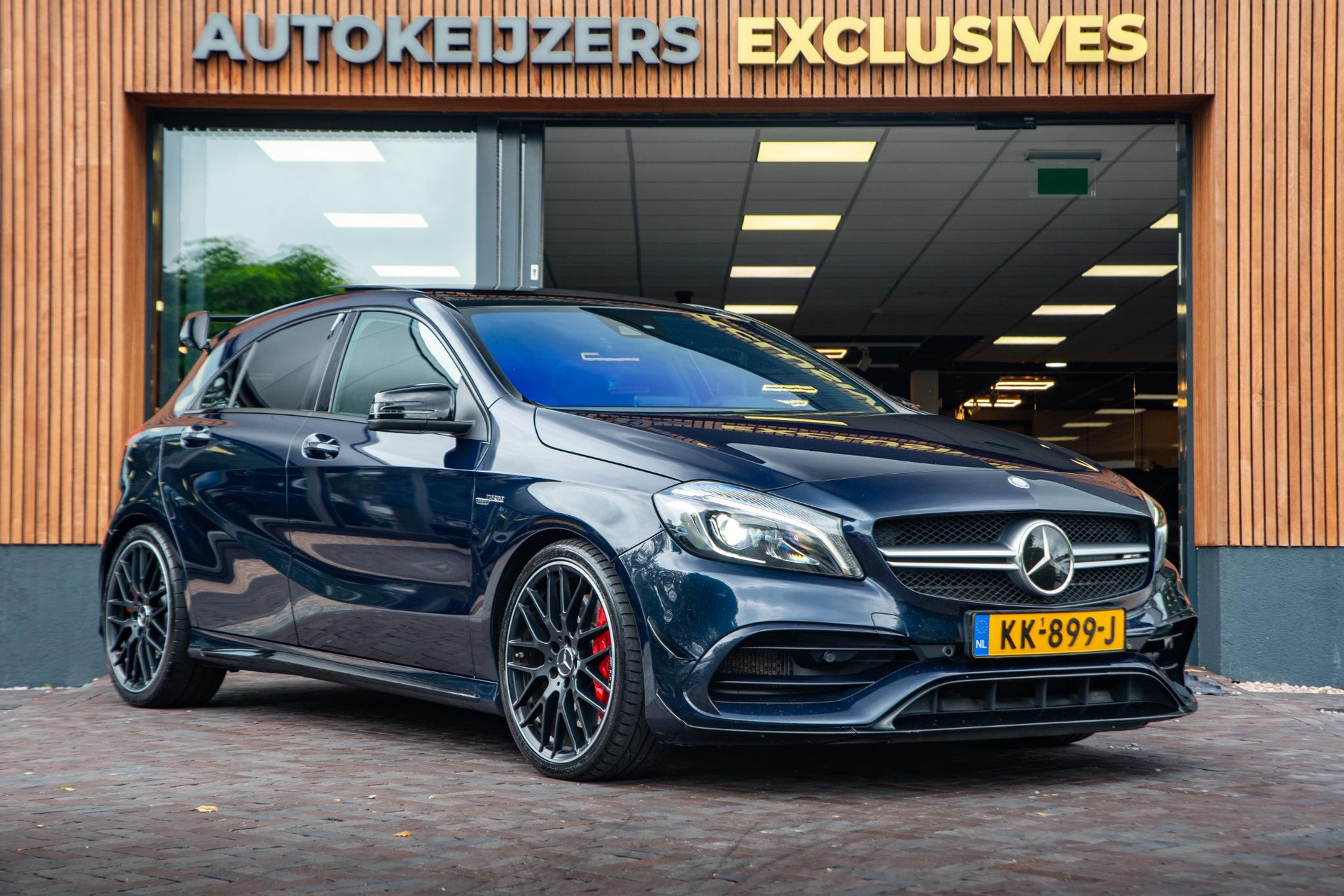 Mercedes-Benz A-Klasse AMG 45 4MATIC 2016  1