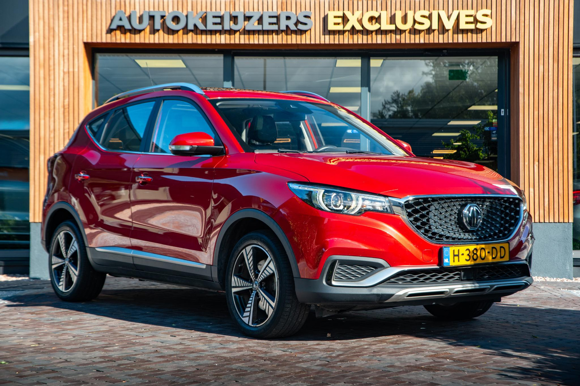 MG ZS EV Luxury 45 kWh 2019  1