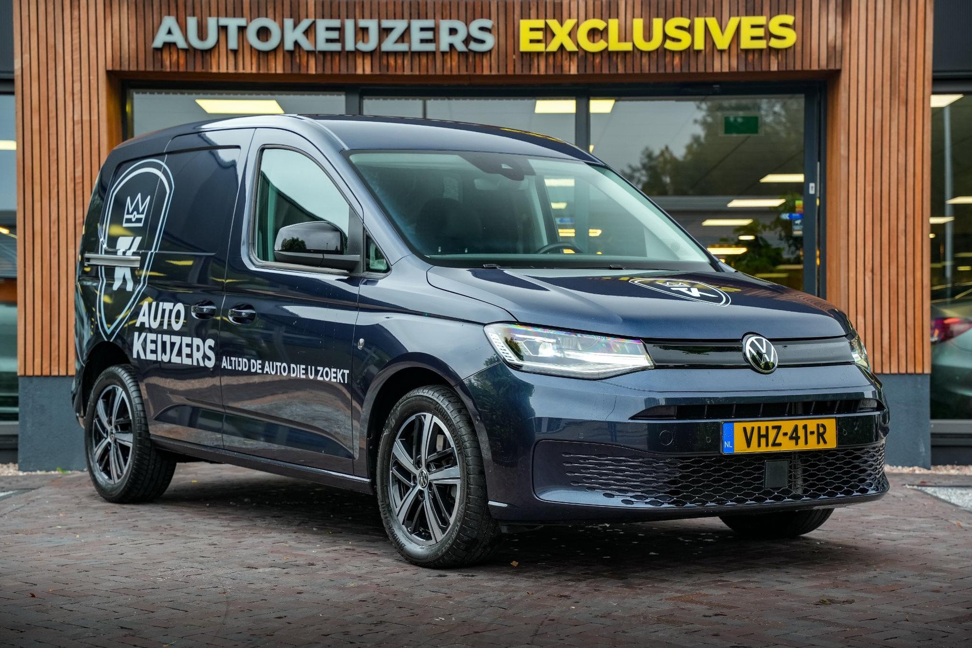 Volkswagen Caddy Cargo 2.0 TDI 1st Edition 2021 Starlight blue metallic (lt5u) 1