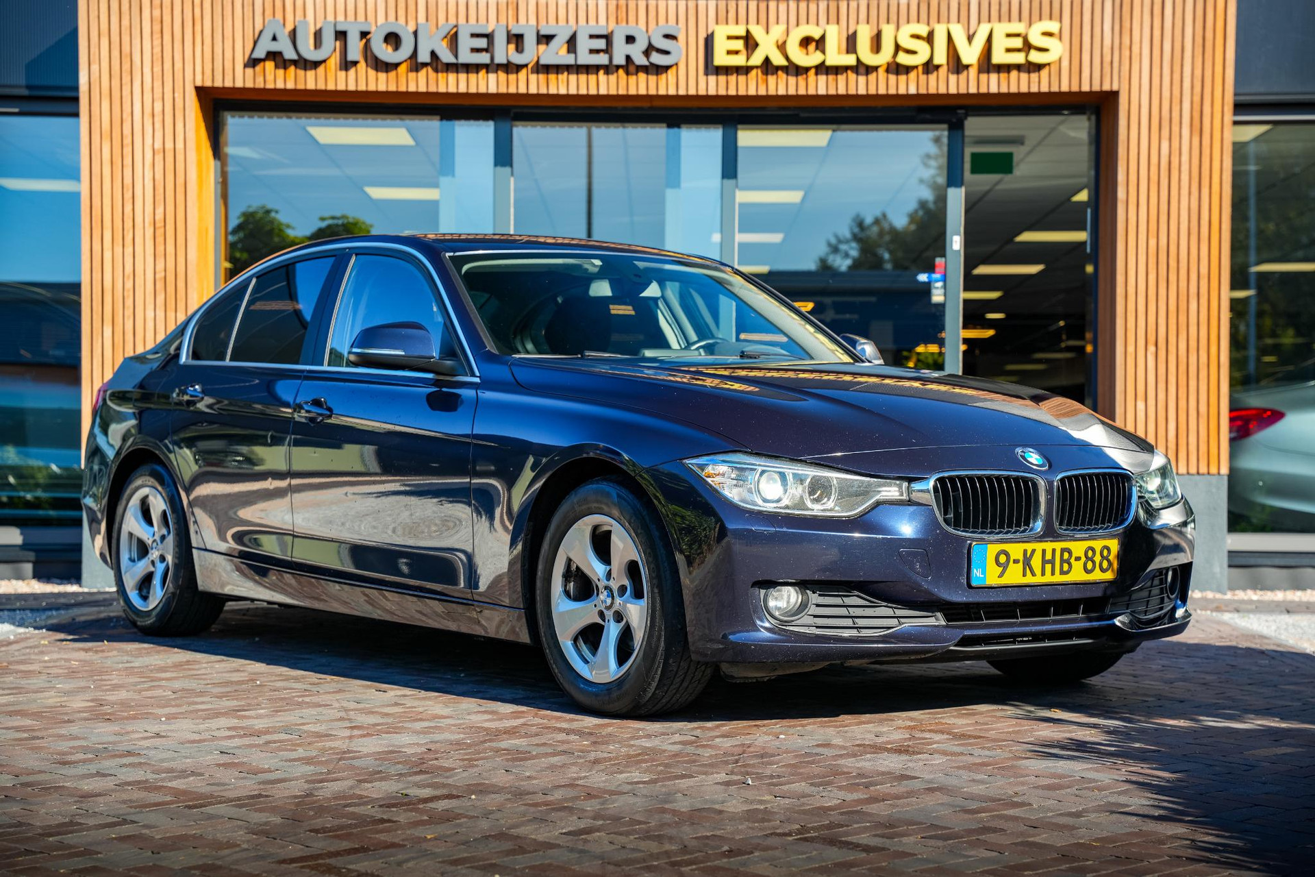 BMW 3-serie 320i EfficientDynamics Edition Executive 2013 Imperialblau brillianteffekt metallic 1