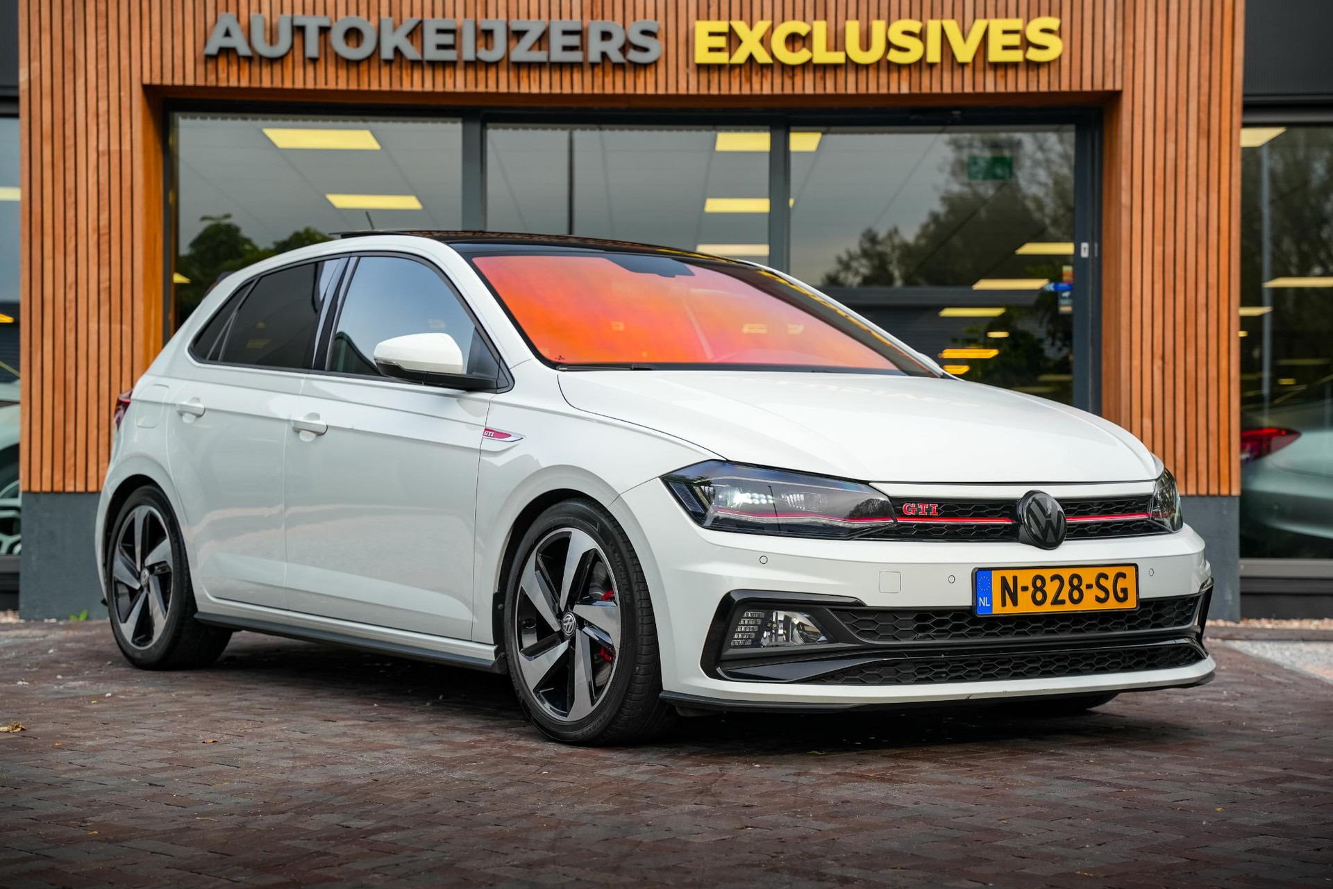 Volkswagen Polo 2.0 TSI GTI 2018 Pure white 1