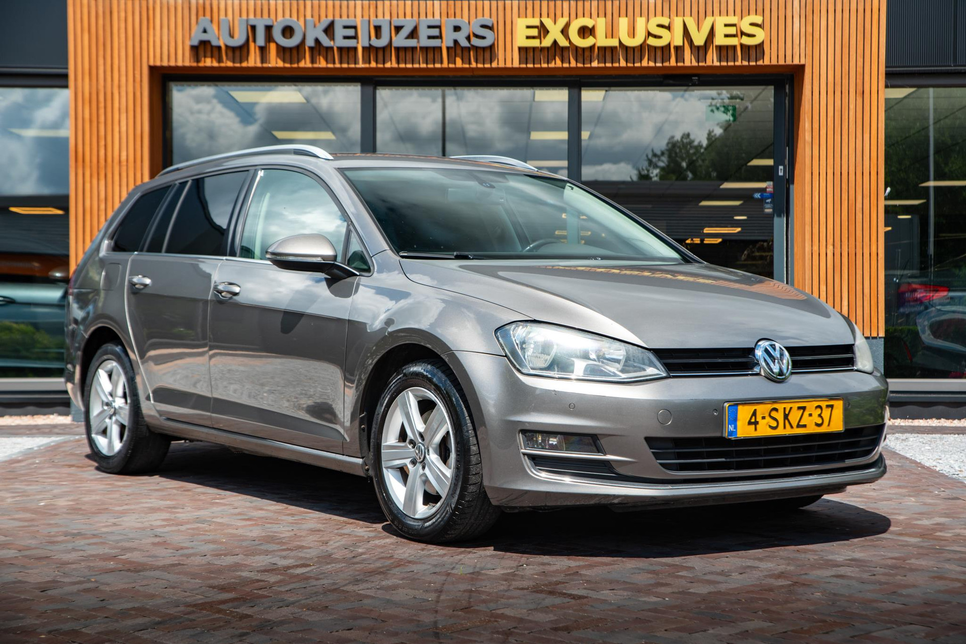 Volkswagen GOLF Variant 1.6 TDI Highline 2013 Limestone grey metallic 1