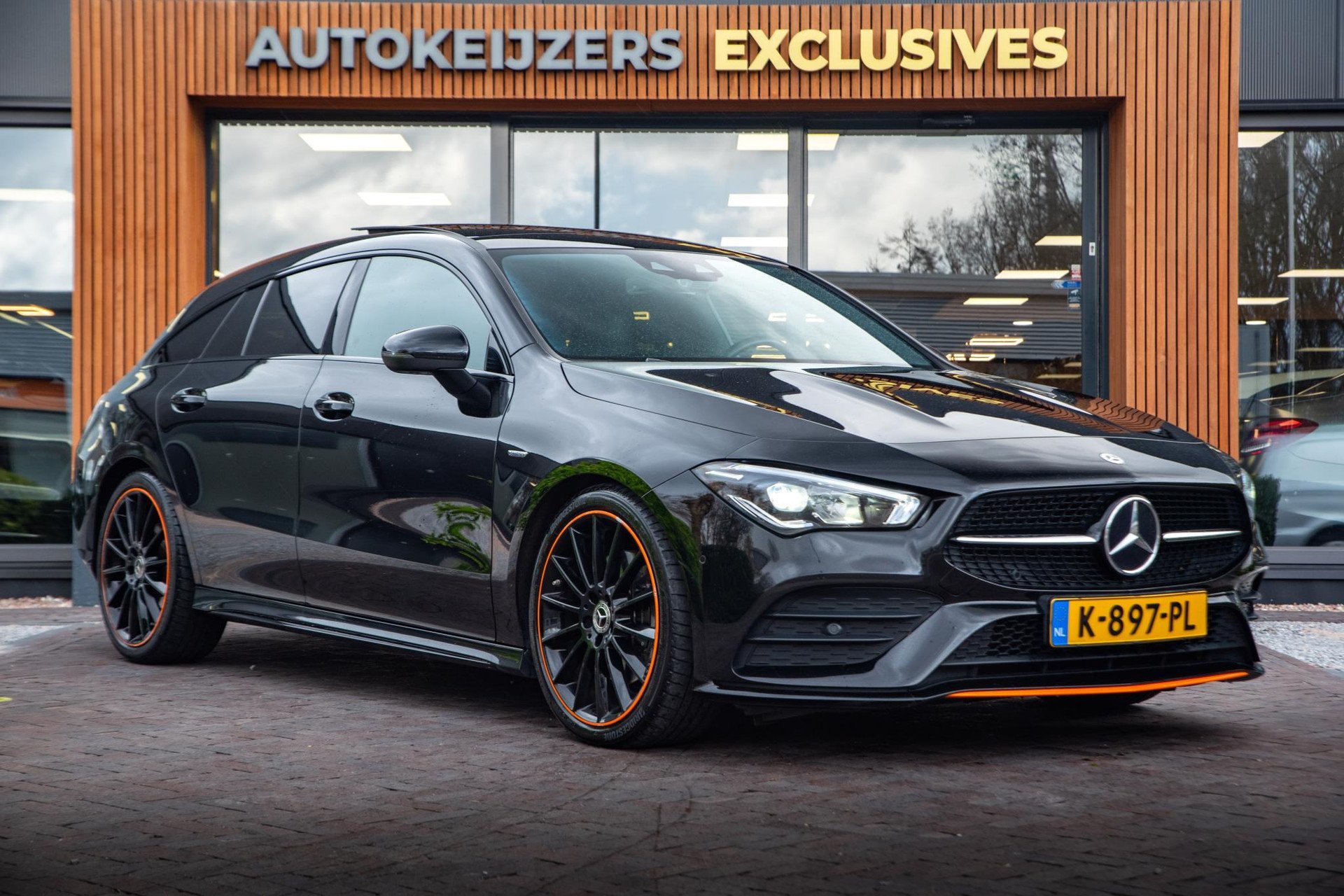 Mercedes-Benz CLA-Klasse Shooting Brake 200 d AMG Edition 1 Orange 2019  1