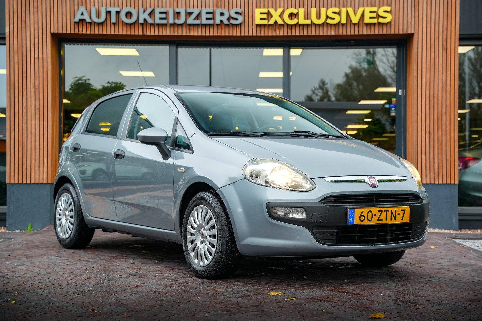 Fiat Punto Evo 1.2 Active 2011  1