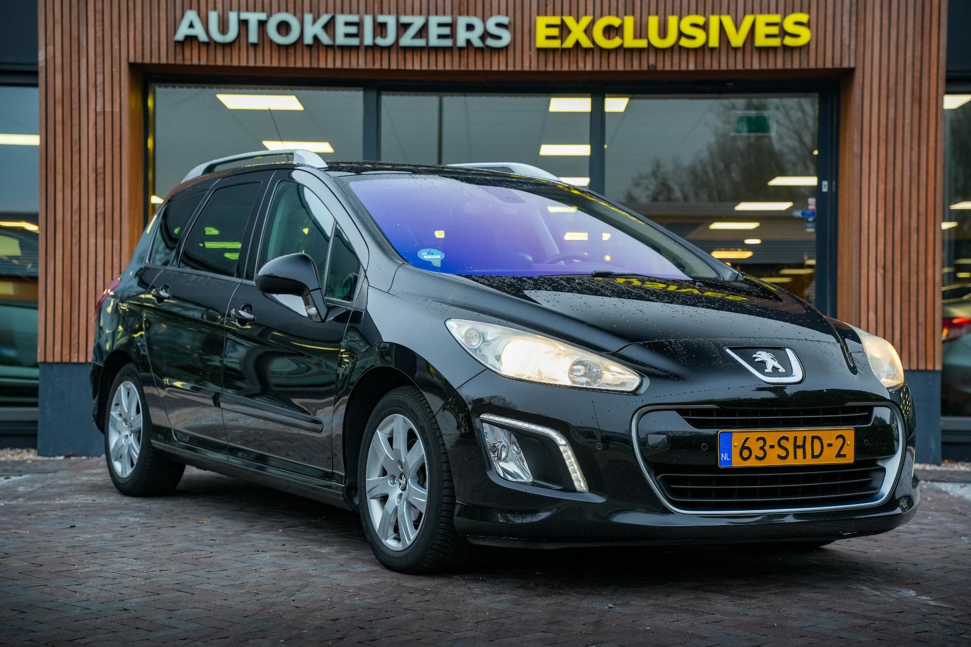 Peugeot 308 SW 1.6 e-HDi Active 2011  1