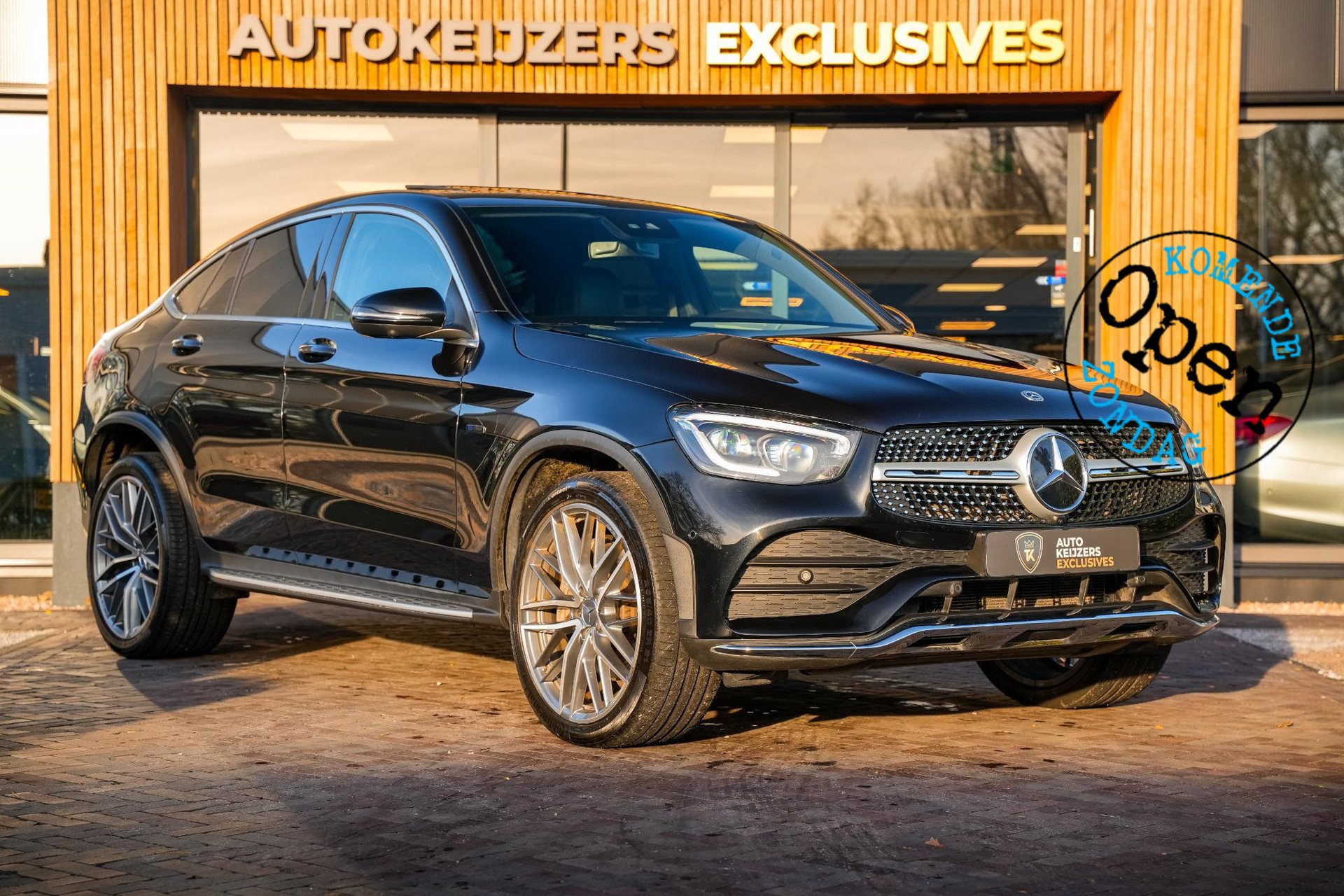 Mercedes-Benz GLC Coupé 300e 4MATIC Business Solution AMG 2021  1