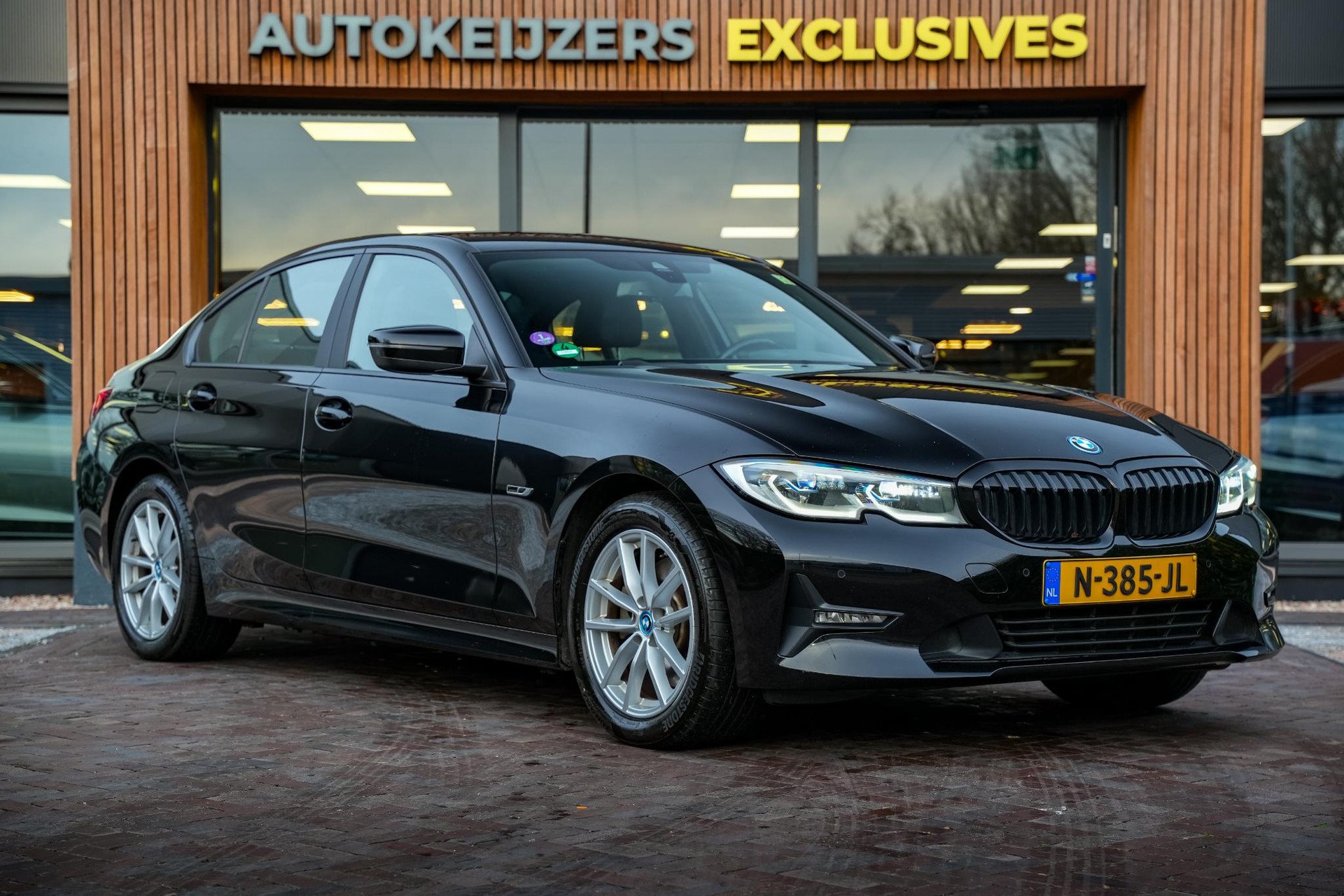 BMW 3-serie 320e Business Edition Plus 2021 Schwarz uni 1