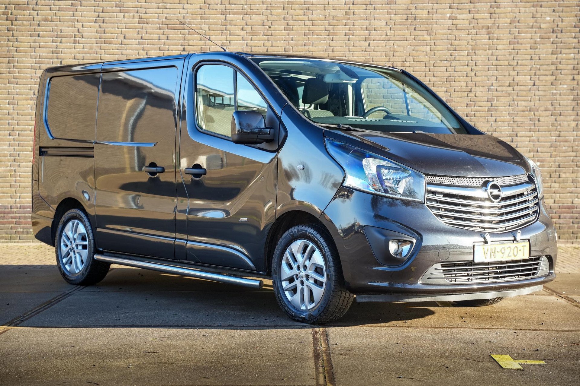 Opel Vivaro 1.6 CDTI L1H1 DC Sport EcoFlex 2015 92u :midnight black mi 1