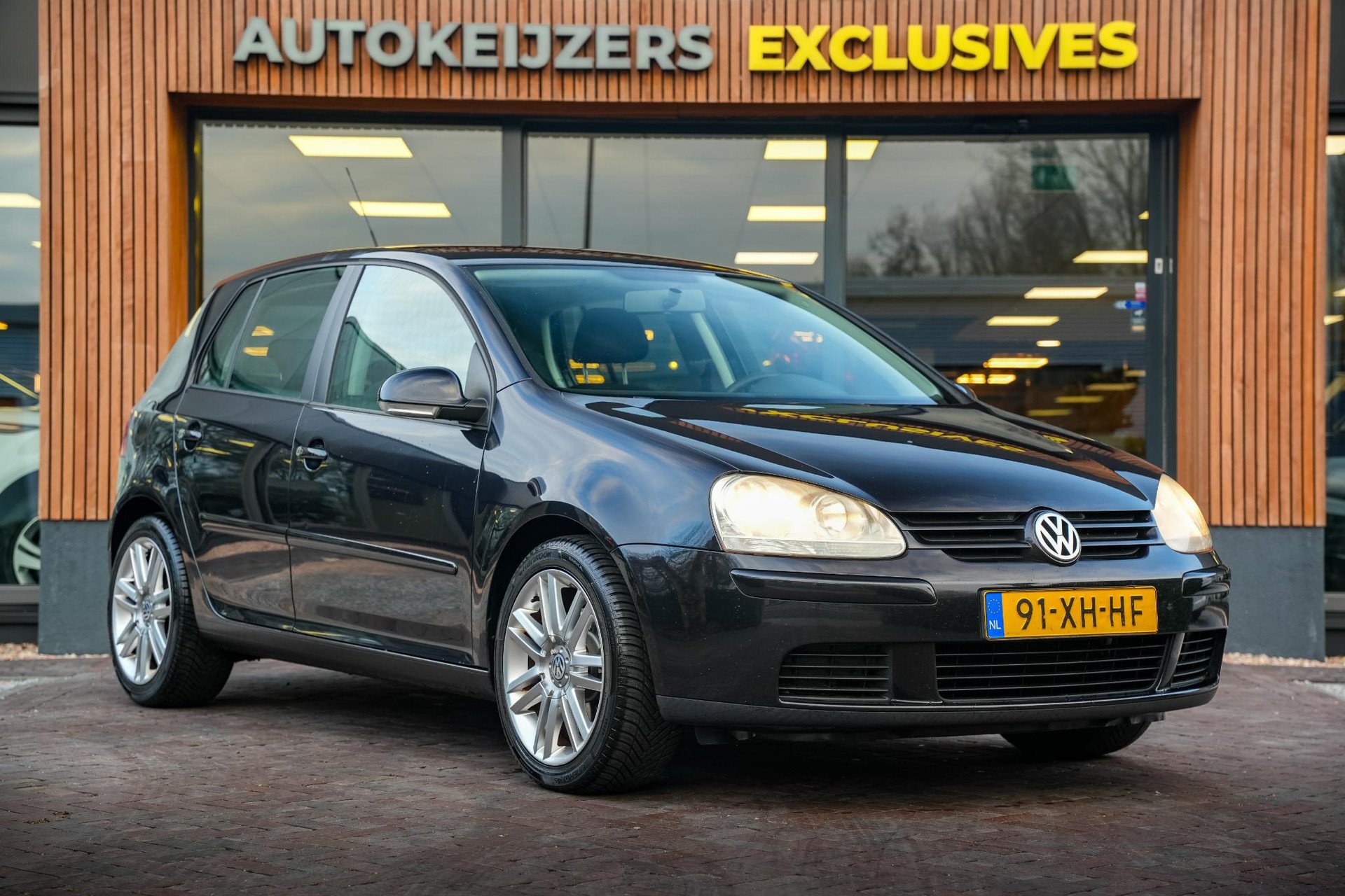 Volkswagen Golf 1.6 FSI Optive 3 2007 Black magic pareleffect 1