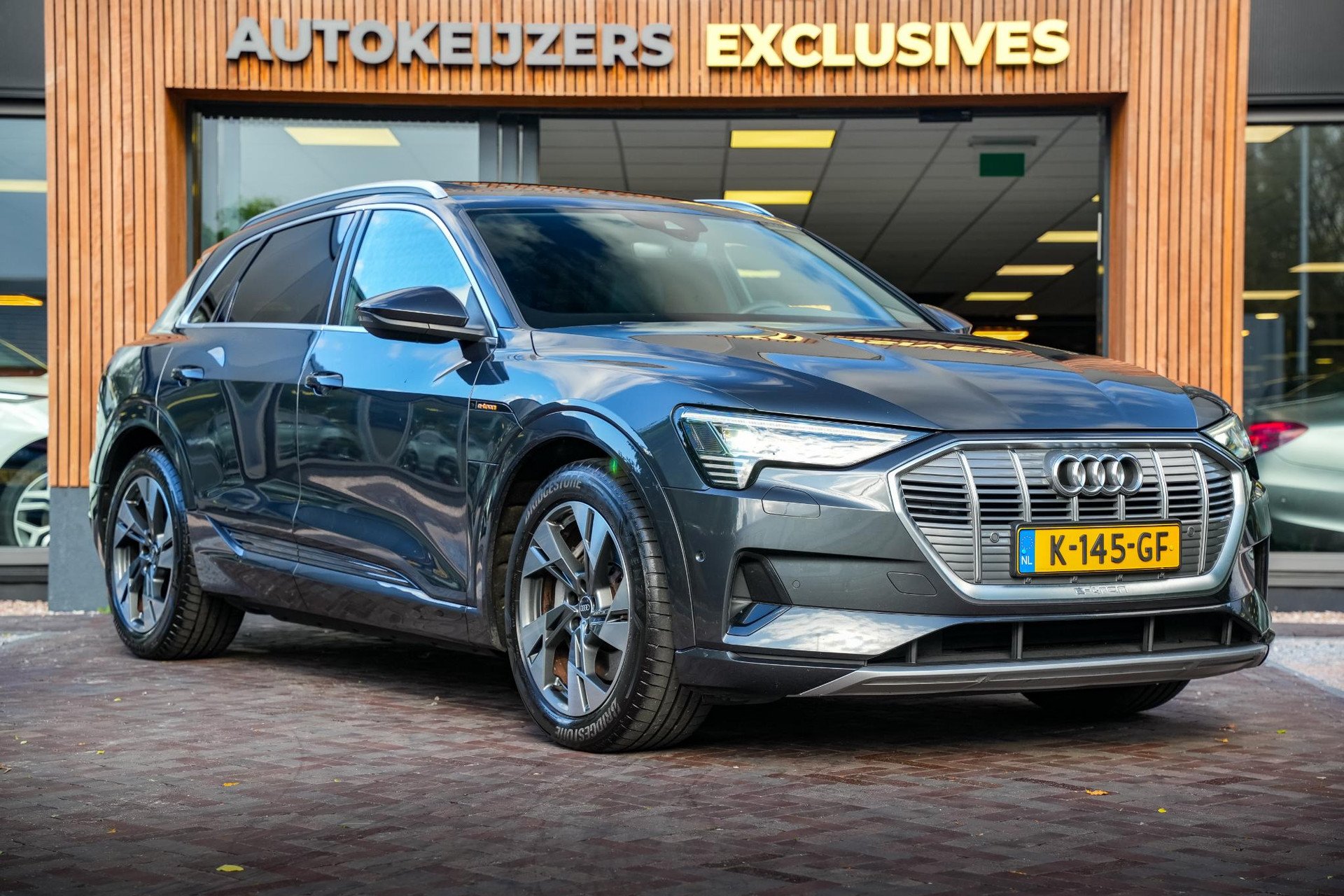 Audi e-tron 50 quattro Business edition Plus 71 kWh 2020 Manhattangrijs metallic 1